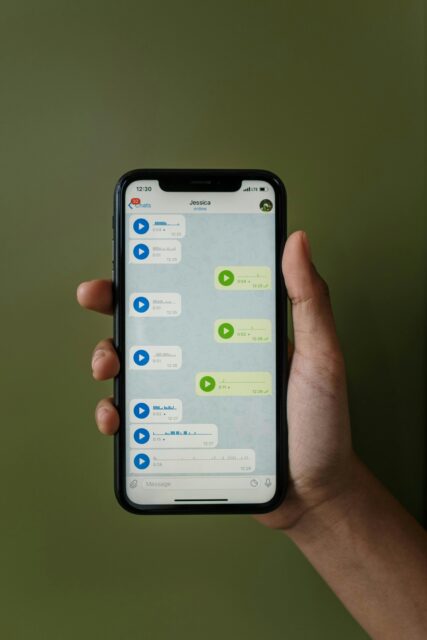 Does-iMessage-notify-you-when-you-screenshot